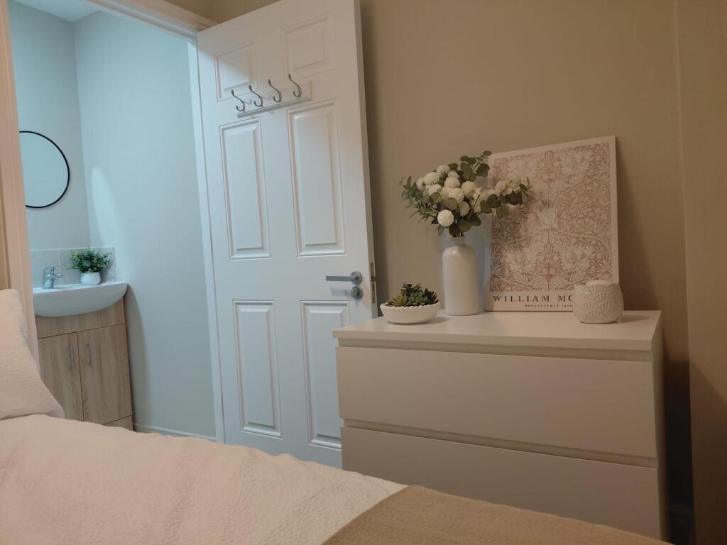 Apartment in Torquay - More