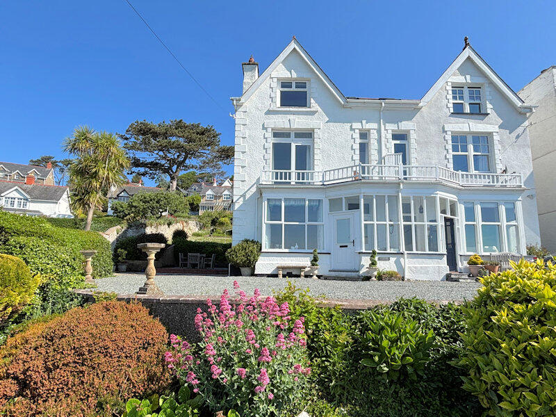 Main image of property: 4 Hillside, Aberdyfi, Gwynedd, Mid Wales, LL35