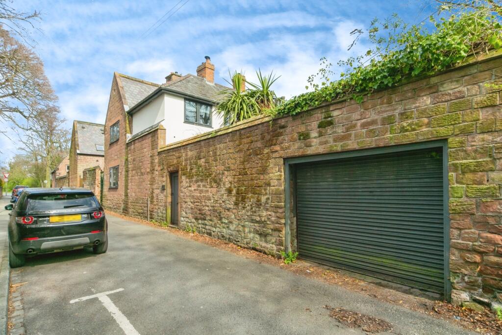 Main image of property: Green Lane, Mossley Hill, Liverpool, Merseyside, L18