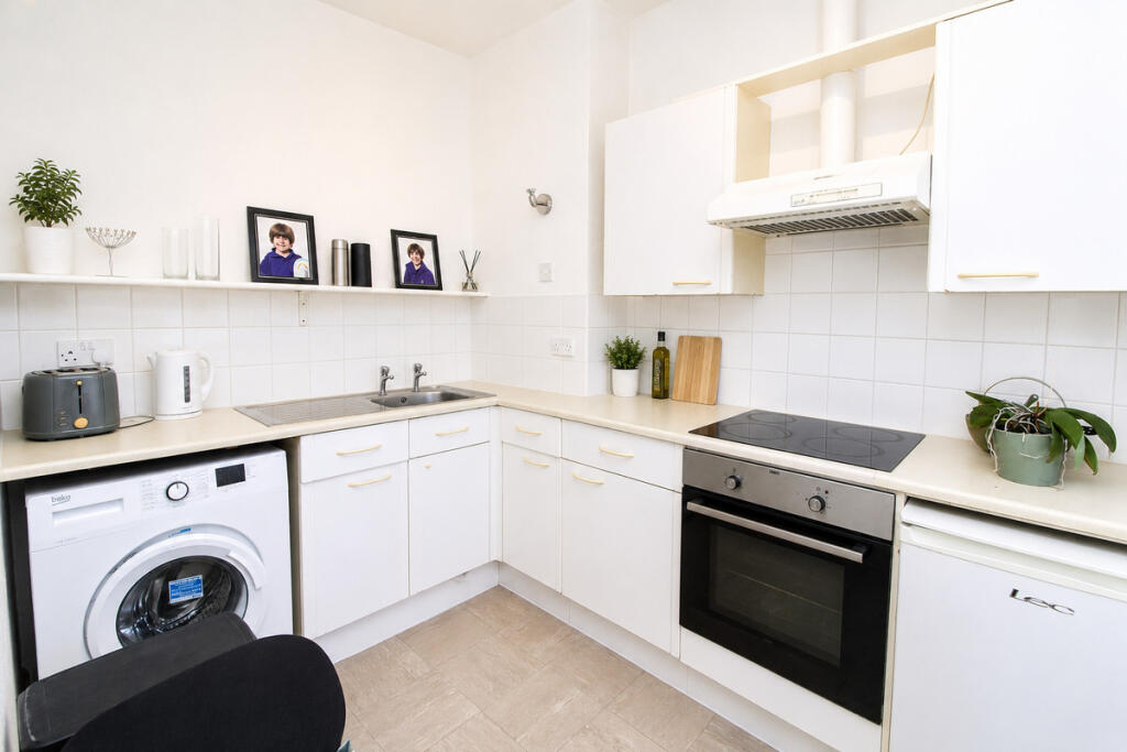 Apartment in Brighton - View 3