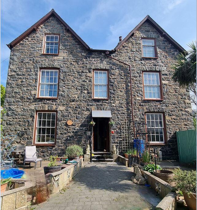 Main image of property: Llanfairfechan, LL33