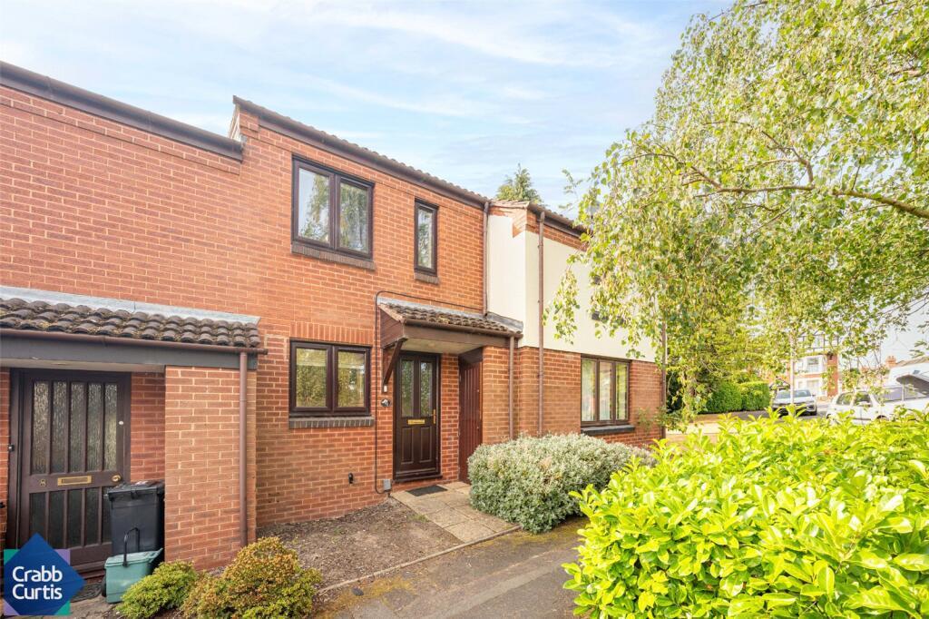 Main image of property: Spring Pool, Priory Court, Warwick, Warwickshire, CV34