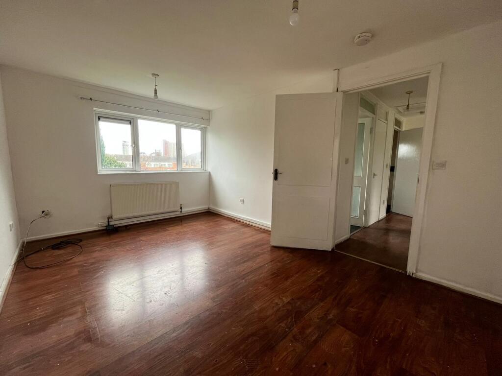 Main image of property: 31 Myddleton Street