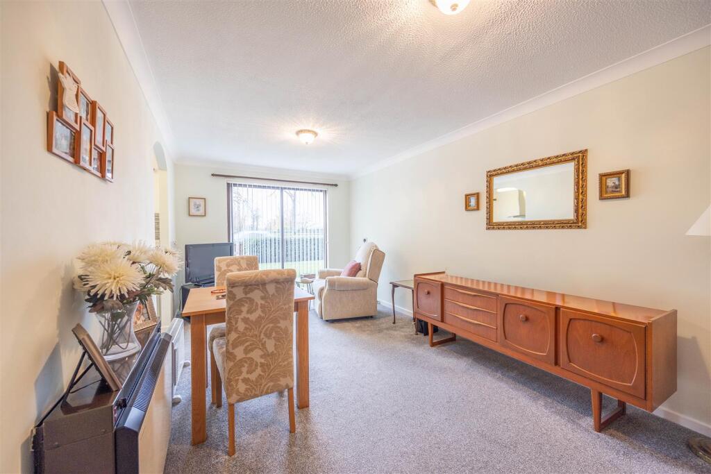 KINGSWELL, IMPERIAL AVENUE, Westcliff-On-Sea photo 2