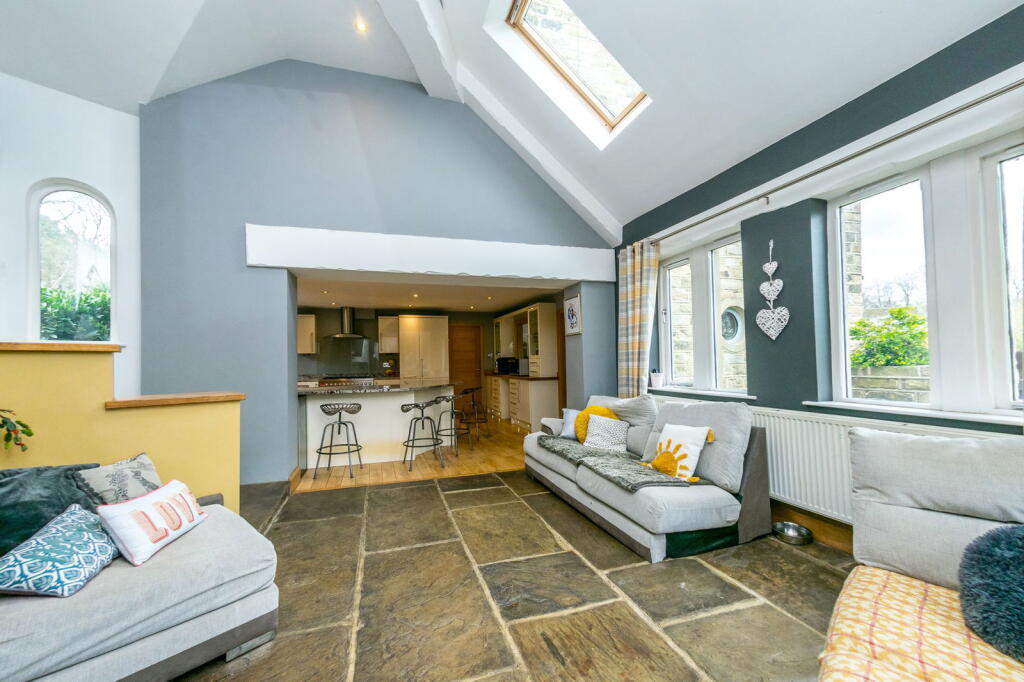 Glade Manor, Lane Head Lane, Kirkburton, HD8 photo 3