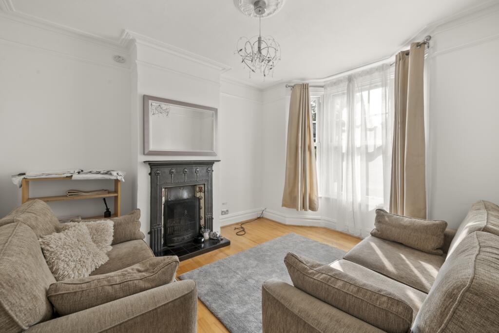 House in London - View 2