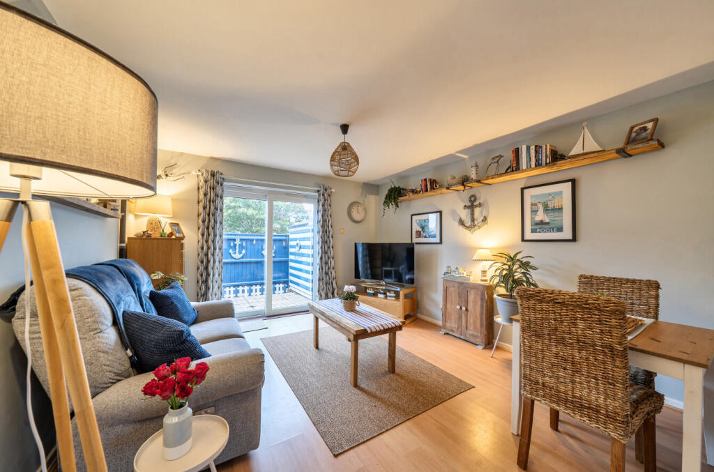 Vallis Close, Poole, Dorset photo 2
