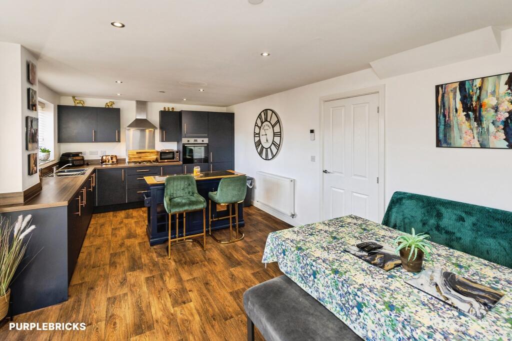 House in Llandudno, Llay - View 4