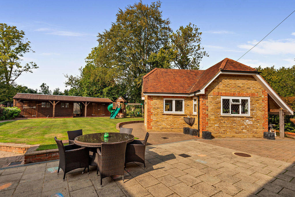 House in Guildford, Shere - View 3