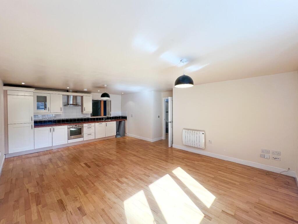 Apartment in Porthcawl, Nottage - View 2