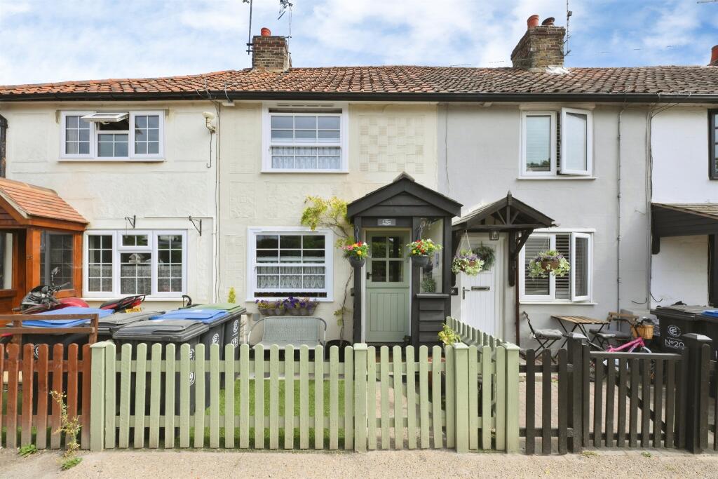 Main image of property: Queens Head Yard, Sheering, Bishop's Stortford