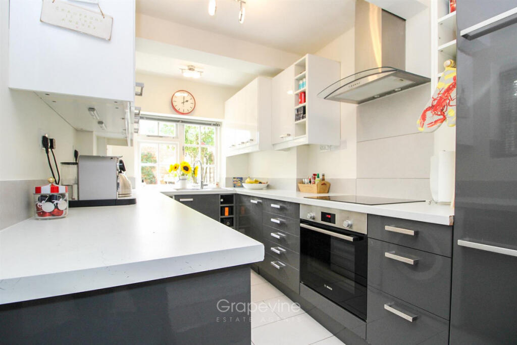 House in Reading - View 4