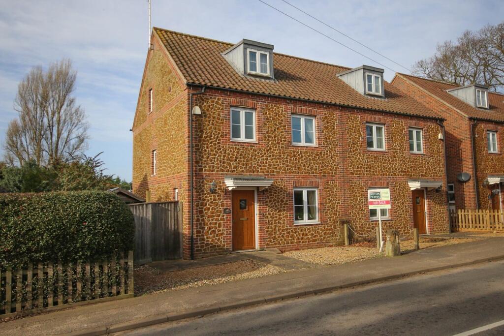 4 bedroom semi-detached house for sale in Lynn Road, Snettisham, King's ...