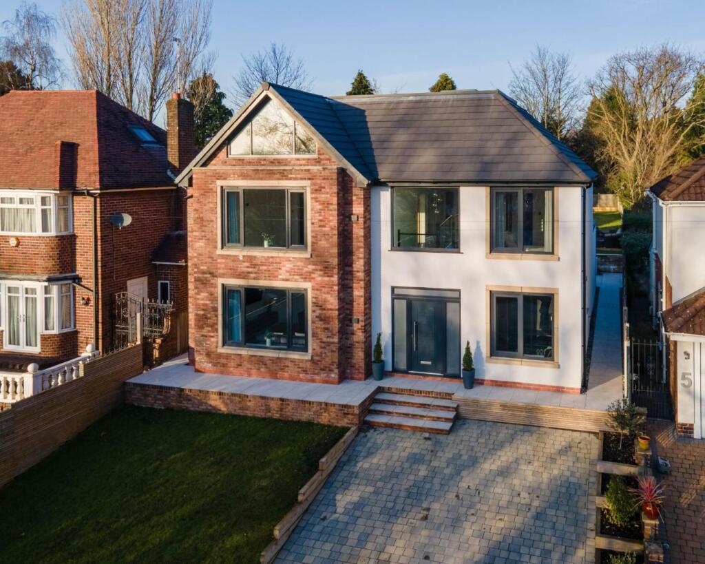 Main image of property: Mainway, Alkrington, Manchester