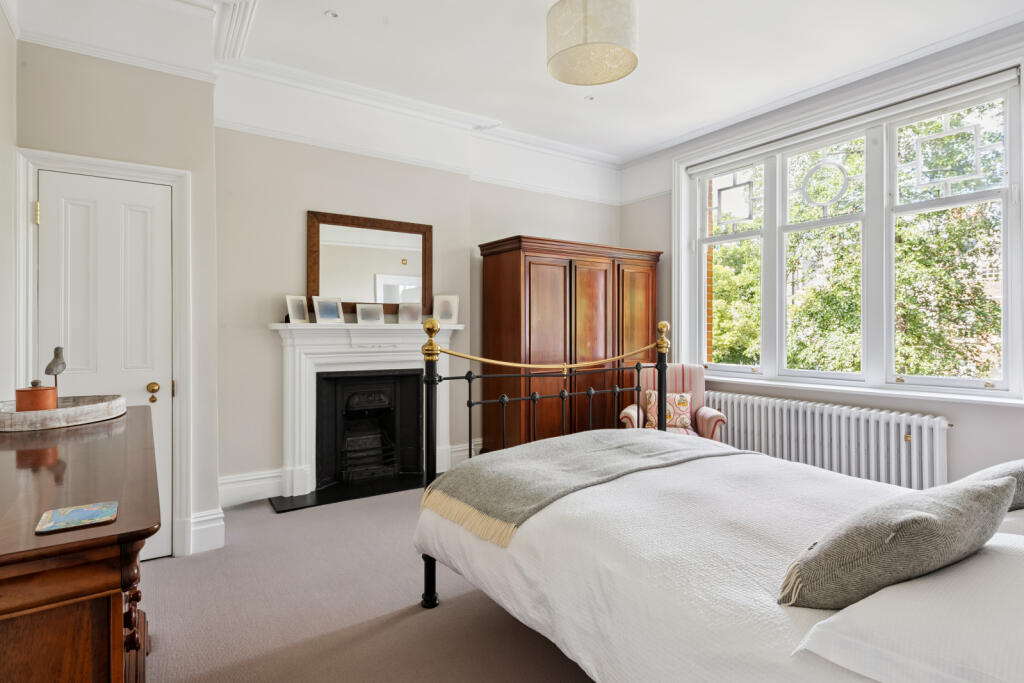 House in London - View 5