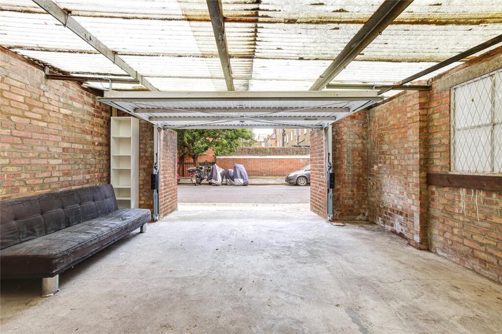 House in London - View 4