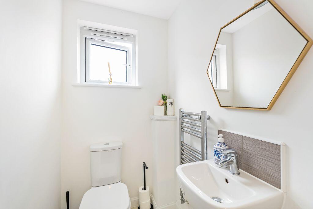 House in Edinburgh, Gogarloch, South Gyle - More