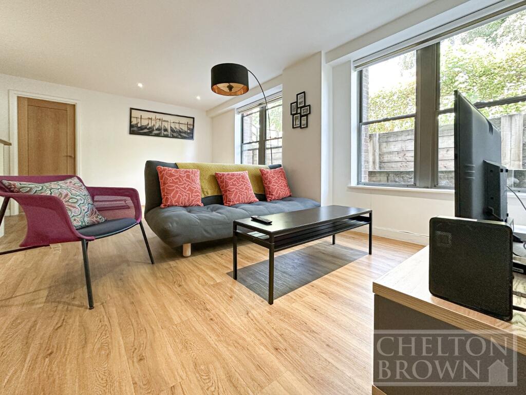 Apartment in Northampton, Cliftonville - View 2