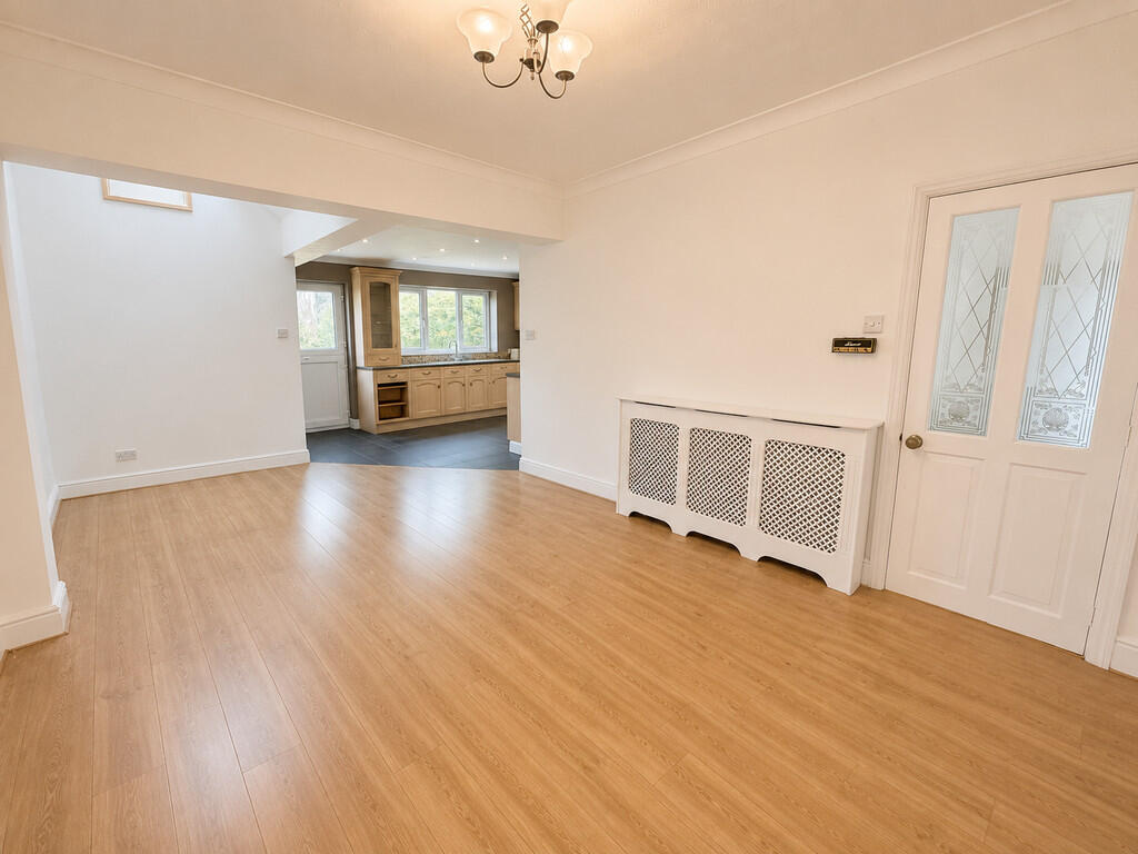 House in Surrey Heath, Surrey - View 4