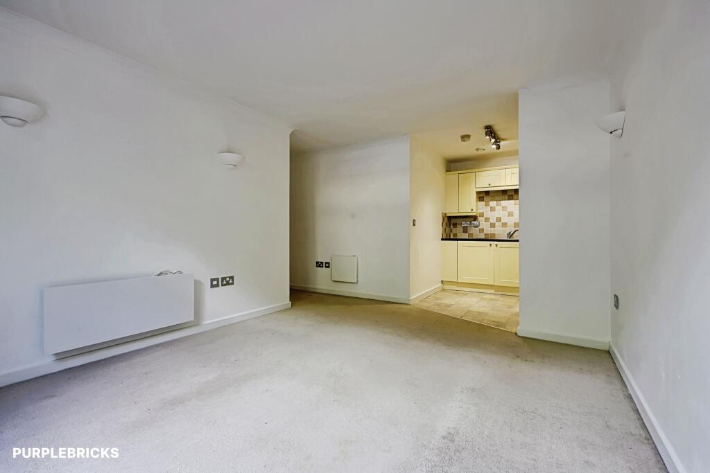 Apartment in Kirklees, Wellhouse - View 5