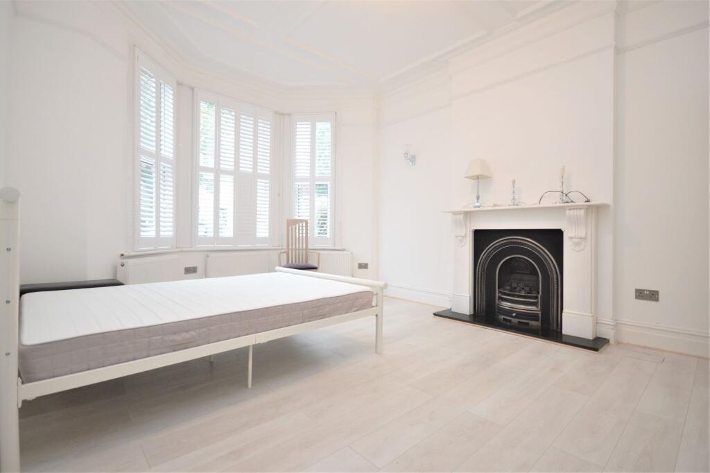Main image of property: Chatsworth Gardens, Acton, W3 9LP
