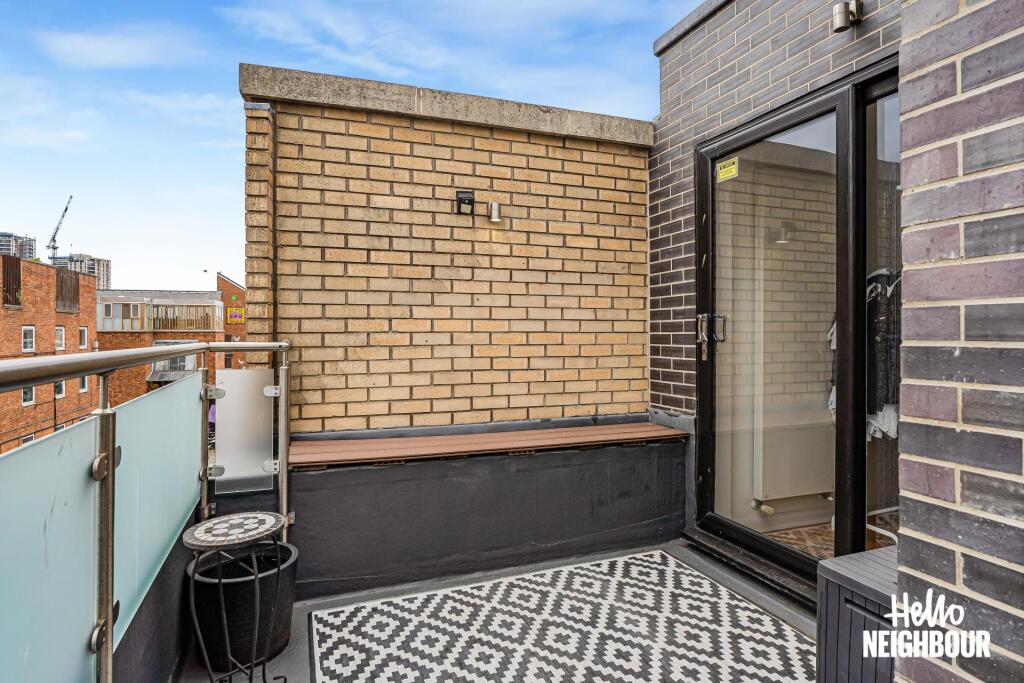 2 bedroom maisonette for rent