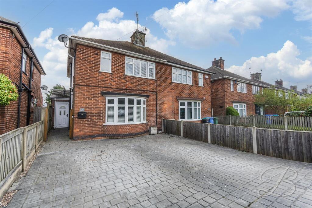 3-bed semi-detached on Helmsley Road, Rainworth, Mansfield, £240,000