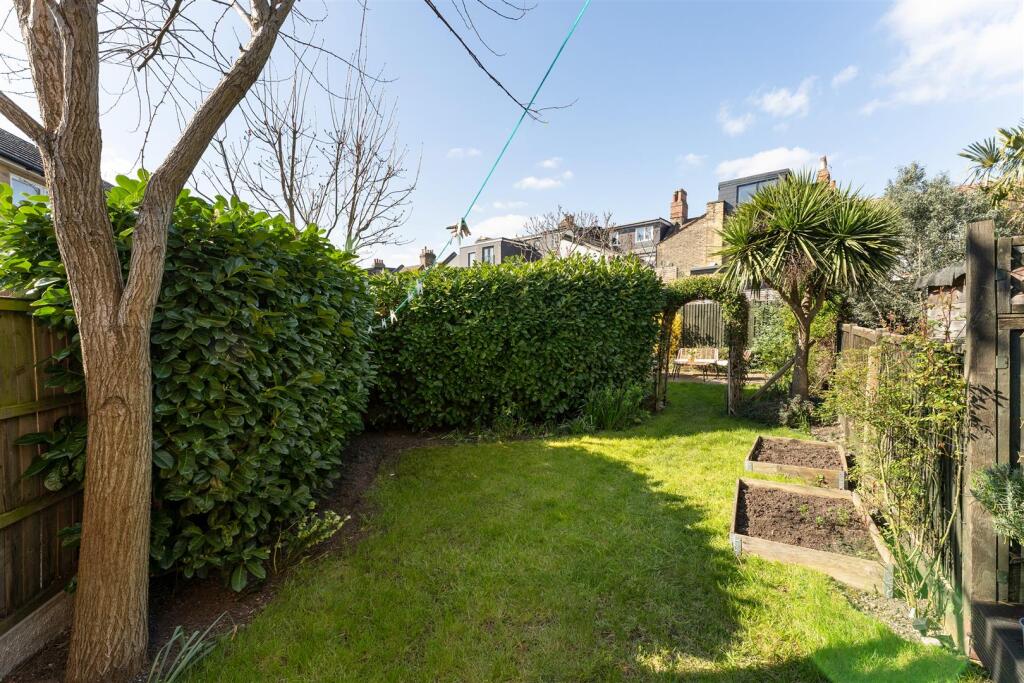 Apartment in London - View 5