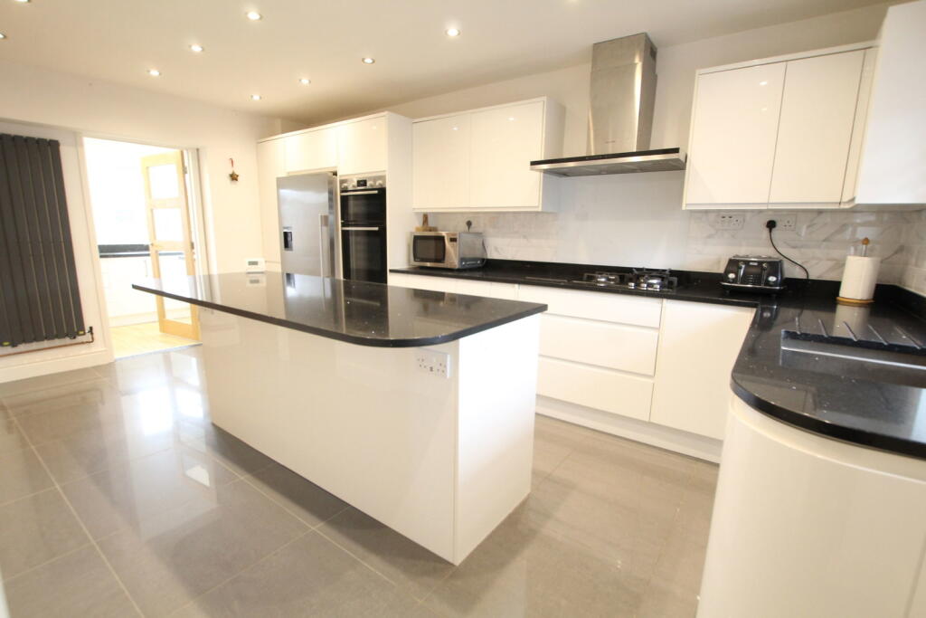 House in Sandy, Central Bedfordshire - View 2