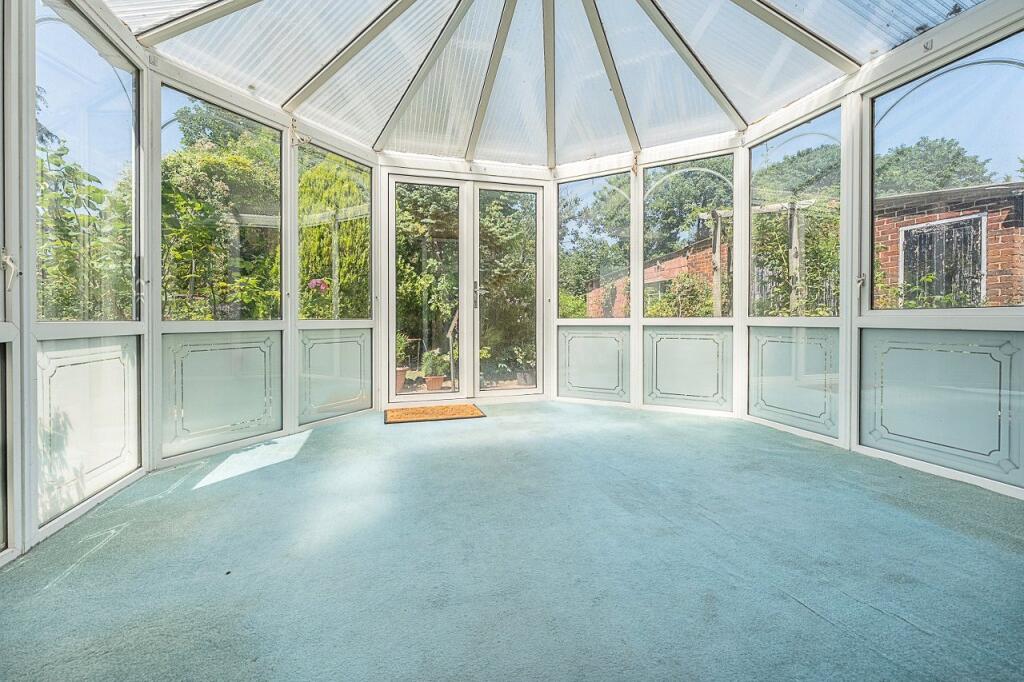 House in Sutton - More