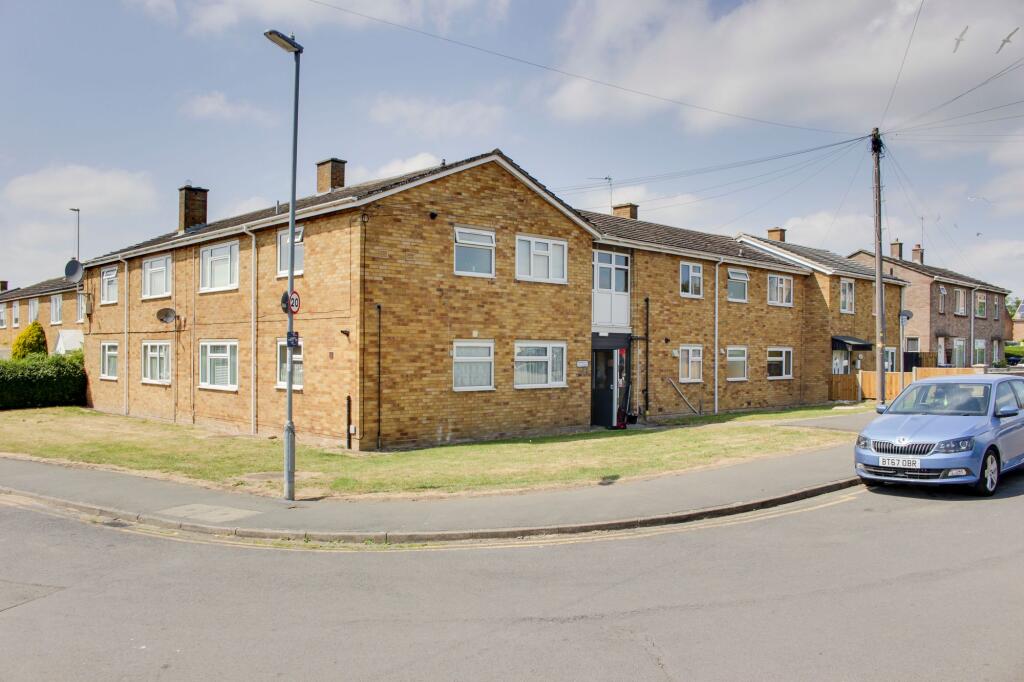 Apartment in St Neots, Eaton Ford - View 2