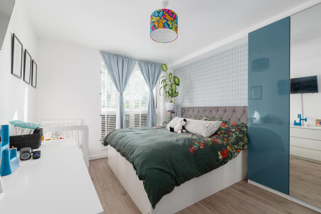 Apartment in London - View 2