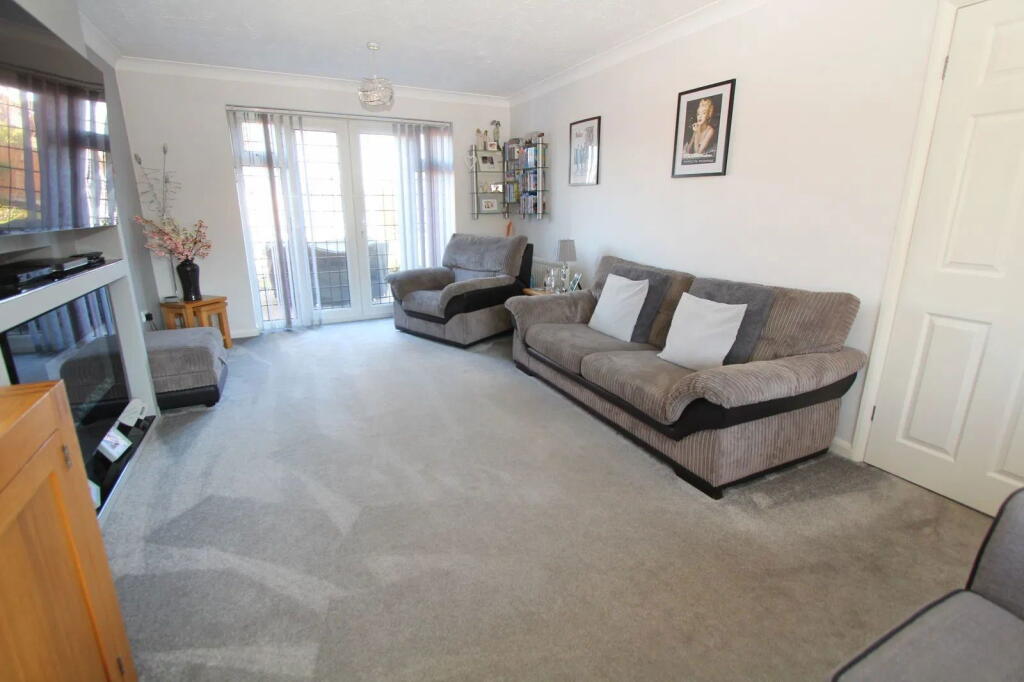 Eskdale Walk, Lakeside, Brierley Hill, DY5 3SG photo 3