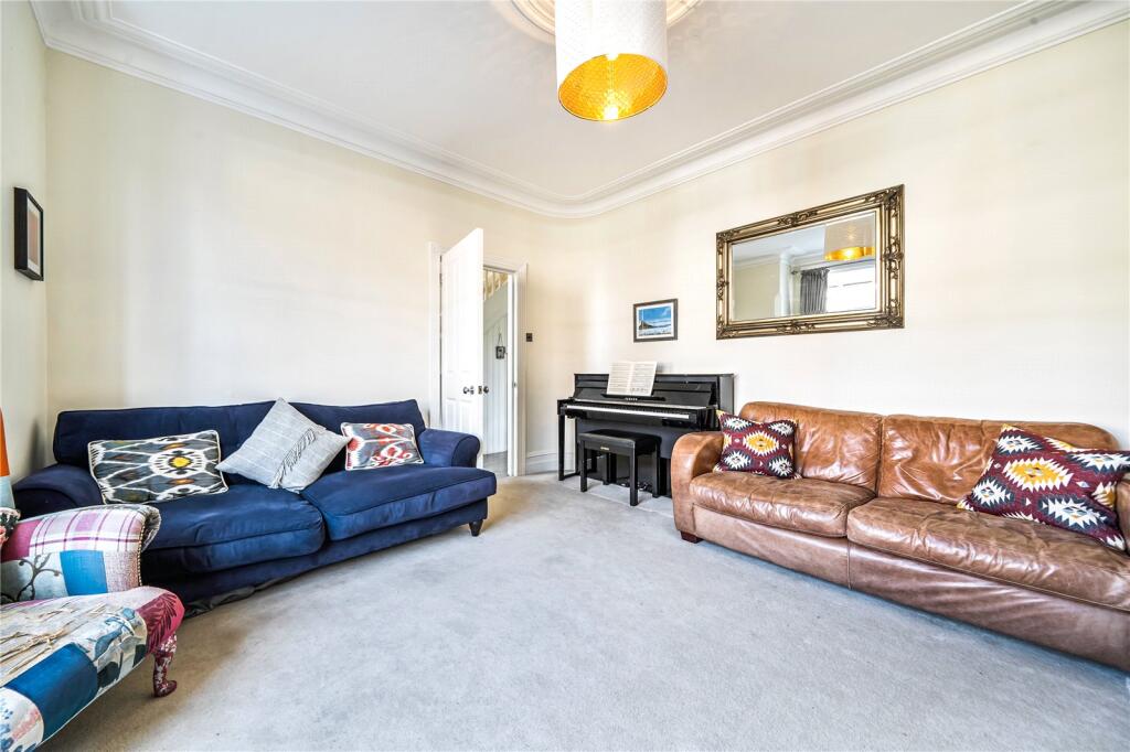 Coldfall Avenue, London, N10 photo 3