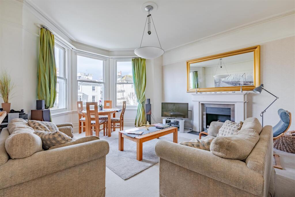 Apartment in Hove, Brighton and Hove - View 2