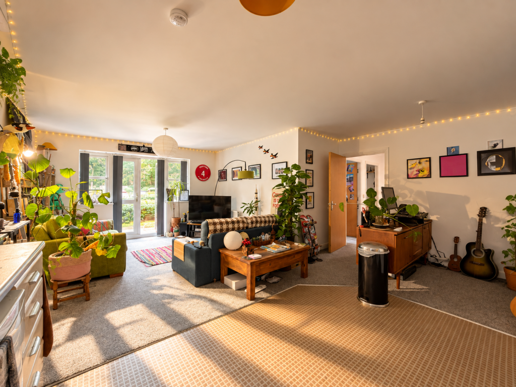 Apartment in Manchester, Whalley Range - View 2