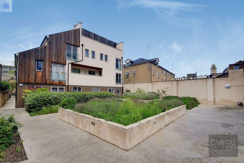 3 bedroom flat for rent