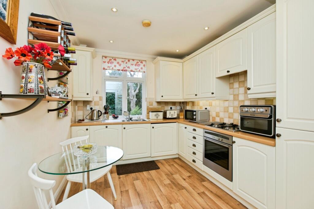 Apartment in Derby - View 4