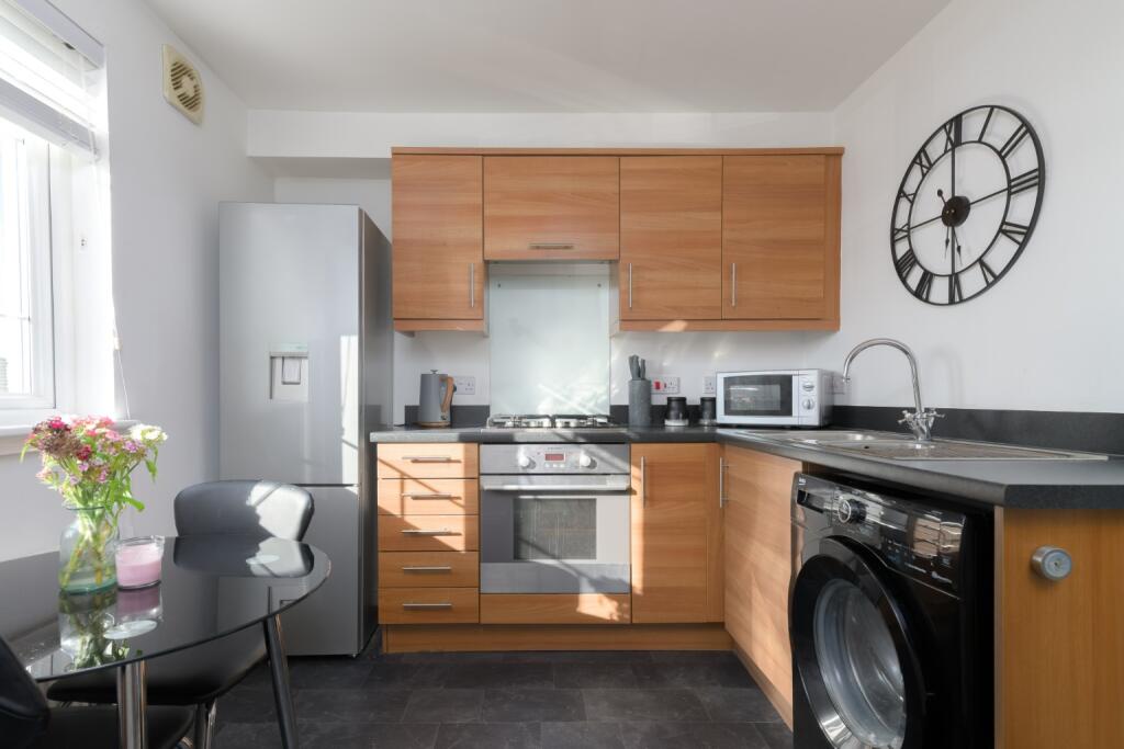 Apartment in Dunfermline, Fife - More