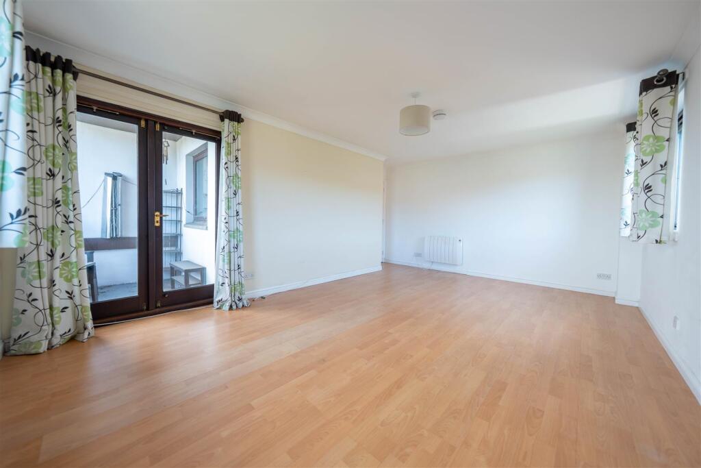 Apartment in Dundee, Central Waterfront, City Centre - View 4