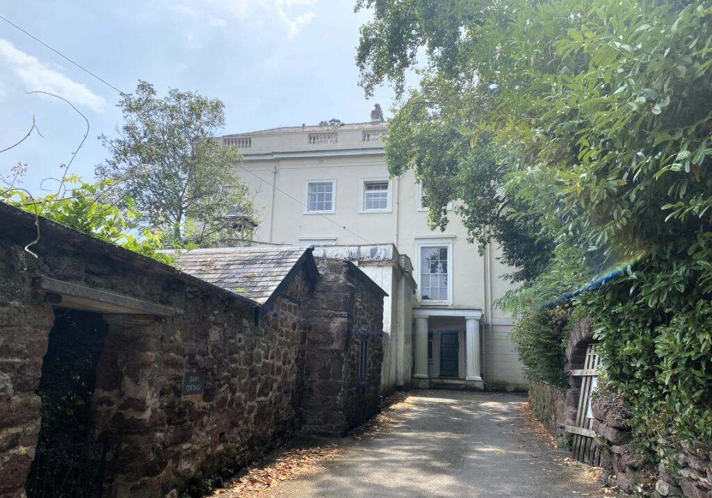 Main image of property: Flat 6 Trehill House, Exeter, Kenn, Devon, EX6 7XJ