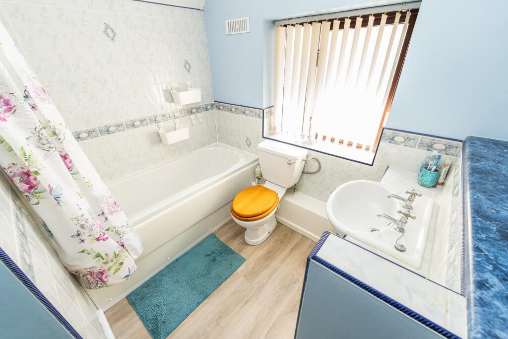 House in Walsall, The Chuckery, Birchills - View 4