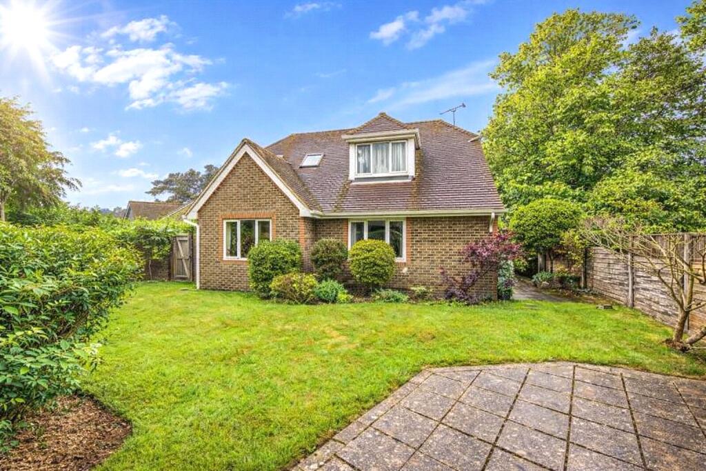 Hazeldean Drive, Rowlands Castle, Hampshire, PO9 photo 2
