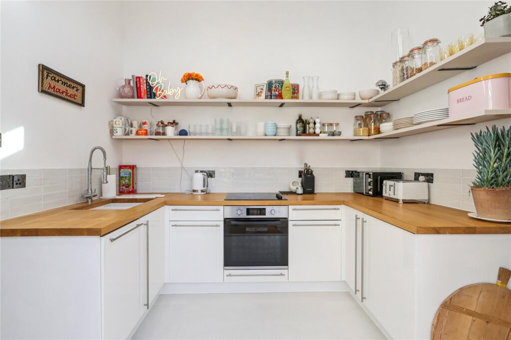 West End Lane, Esher, Surrey, KT10 – pohled 5