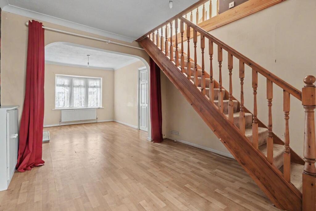 House in Rochford, Great Wakering - More