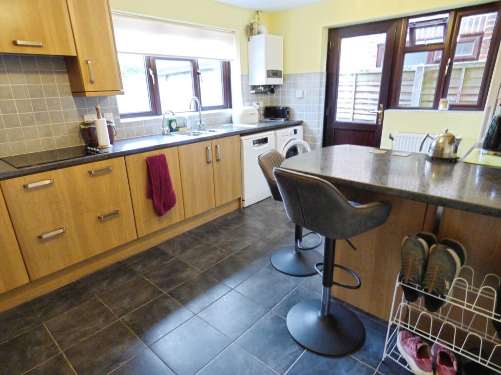 House in Eastleigh, Hedge End - View 4