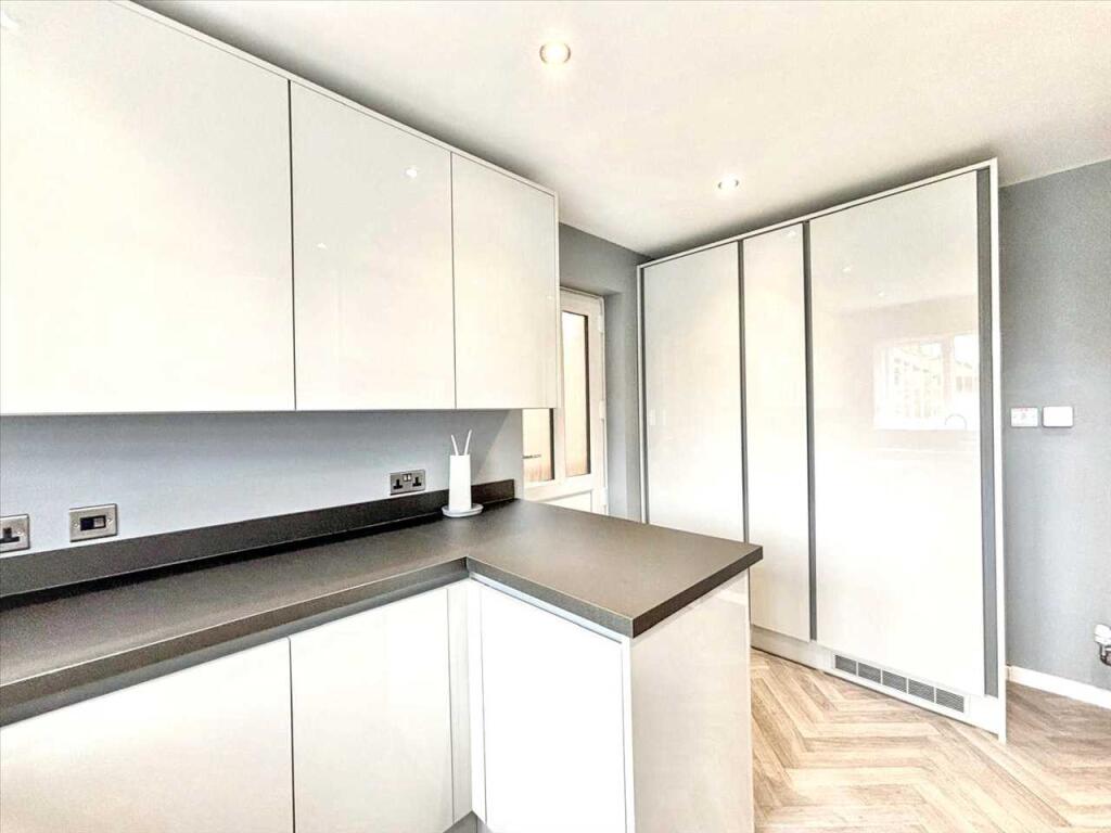 House in Ashfield, Kirkby-in-Ashfield, Sutton-in-Ashfield - More