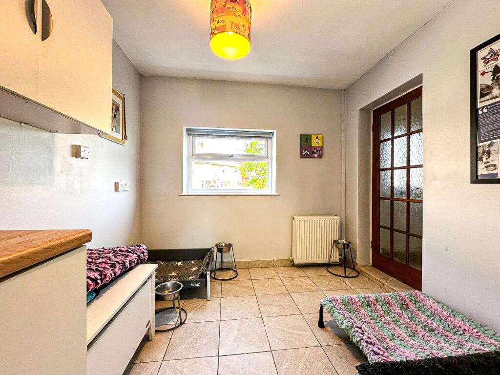 House in Bridgwater, Hamp, Somerset - More