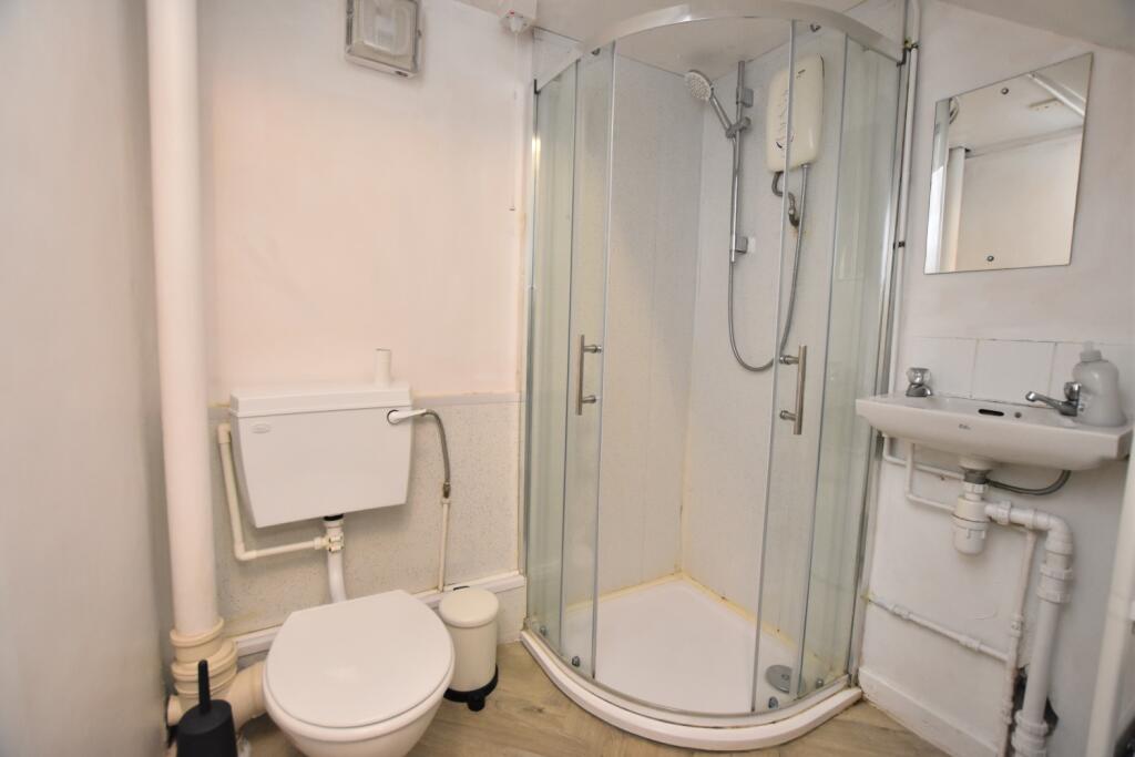 1 bedroom house share for rent