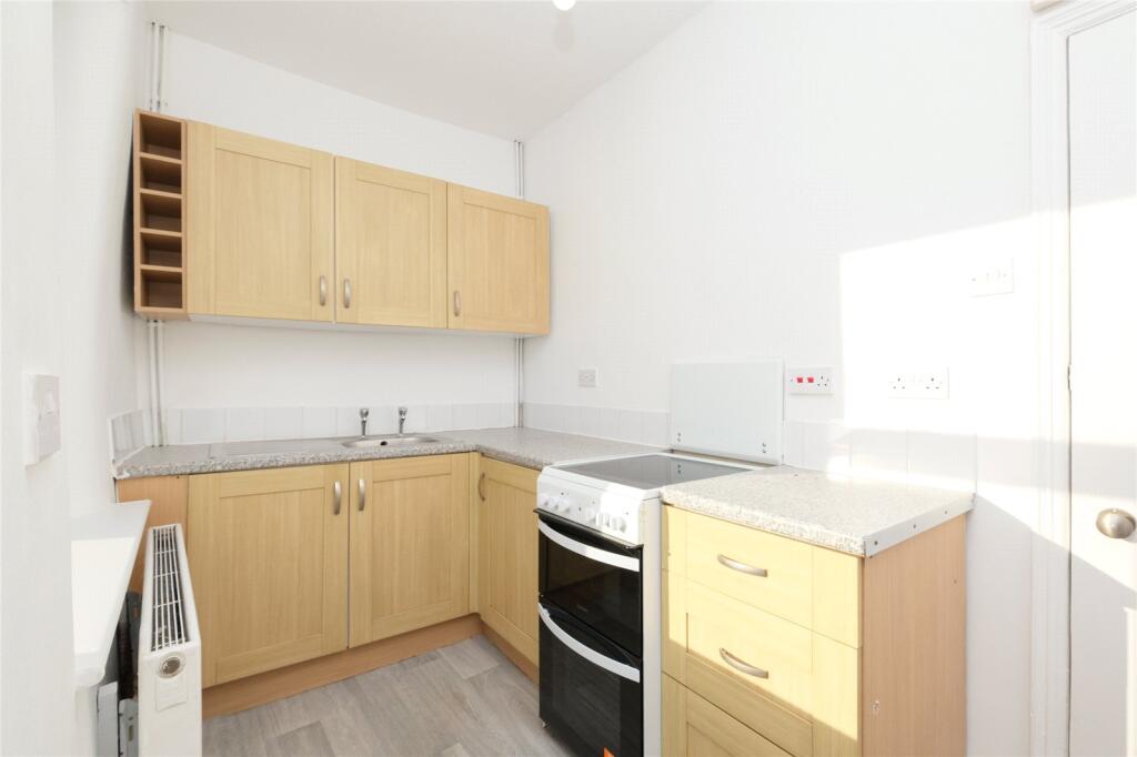 House in Leeds, Kippax - View 4